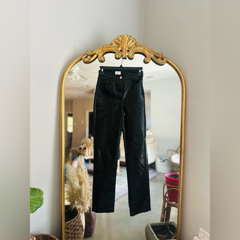 Aritizia Wilfred vegan leather black pants size 00